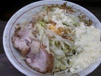 「小ラーメン汁なし＋粉チーズ　ニンニクアブラカラメ」@ラーメン二郎 横浜関内店の写真