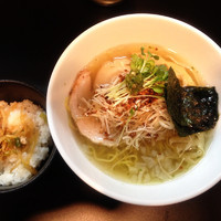 「塩の青唐辛痛麺（並）750円＋日替りごはん無料」@麺や 勝治の写真