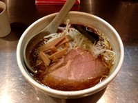 「醤油らーめん」@柳麺 はな火屋の写真