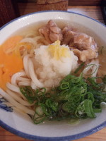 「鶏おろし冷やし450円＋生卵サービス」@ゆず屋製麺所の写真