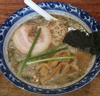 「しょうゆらーめん（細麺）・700円」@らーめん三歩の写真