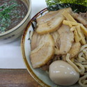 つけ麺（680円）+小ぶた（150円）+味玉（100円）
