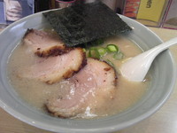 「半チャーシューメン」@らーめん専門店 小川 高幡不動店の写真