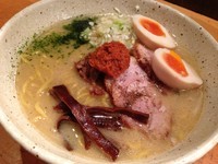 「味玉入り辛味噌ラーメン 1000円」@つじ田 味噌の章の写真