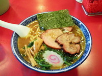 「ラーメン（大盛無料）￥７５０円」@ラーメンいっとくの写真