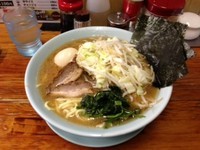 「玉子ラ－メン大盛り　麺かため、アブラ多め、ヤサイトッピング」@栃木家の写真