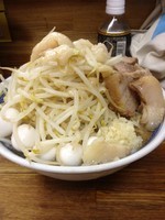 「小ラーメン(ヤサイニンニクアブラ)ウズラ」@ラーメン二郎 新小金井街道店の写真