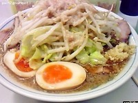 「らーめん+豚増し+味玉(900円)」@ラーメン大 我孫子店の写真
