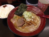 「とんこつ醤油らーめん」@らぁめん さなだ 千葉店の写真