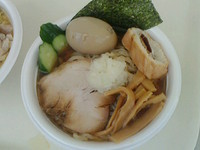 「冷たいラーメン味玉付き５５０円」@拉麺二段の写真