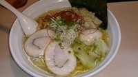 「塩わんたん麺　+　あじたま」@桜台らぁ麺 美志満の写真