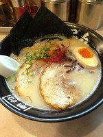 「せぶんラーメン」@博多せぶんの写真