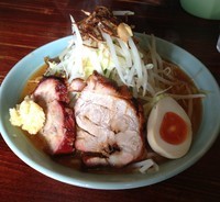 「味噌ラーメン（中）、ニンニク・野菜・こってり」@豪徳寺ラーメン りらくしんの写真