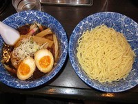 「肉ワンタンつけ麺580円＋麺中盛50円＋味玉80円」@肉厚わんたん麺と手作り焼売 ら麺亭 浅草支店の写真