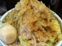 「ラーメン（全マシ・こま切れ豚・味付玉子）」@らーめん大 中野店の写真