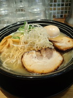 「味玉らーめん大盛り750円麺固め」@麺匠たか松 本店の写真