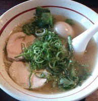 「鶏塩ラーメン 味玉・680円+クーポン」@麺屋がらーじの写真