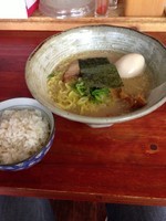 「濱塩白湯たまご + 麦ごはん」@らあめん こもん 鳥浜店の写真