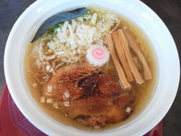 「しろ醤油・らーめん」@らーめん 新 満福の写真