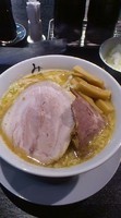 「味噌らーめん（背脂）　大盛り。メンマ。＋200円」@麺処 みどりの写真