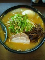 「とんこつ味噌ラーメン（味玉トッピング）」@濃厚とんこつラーメン 有頂天 小牧店の写真