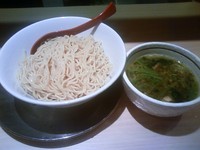 「青唐辛子の辛塩つけ麺」@麺や 七彩 東京駅の写真