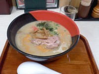 「西海ラーメン、赤麺、替え玉Ｗ」@西海製麺所 稲城若葉台店の写真