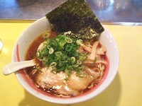 「黒醤油2番並(750円)+小チャー玉丼(250円)」@らーめん研究所の写真