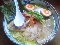 「チャーシューワンタン麺 塩 味玉　大盛り　麺固め」@手打ち中華そば 凌駕の写真