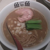 「焦がし煮干しらーめん・750円」@立川中華そば 魚魚-toto-の写真