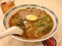 「桂花拉麺 + 替玉」@桂花ラーメン 末広店の写真