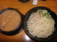 「赤虎つけ麺+高菜ご飯ランチセット(880円)」@つけめん 幸虎の写真
