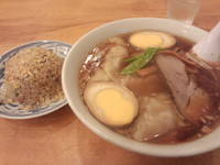 「ワンタンメン＋味付玉子＋半チャーハン」@香湯ラーメン ちょろり 恵比寿店の写真