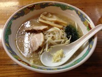 「ラーメン 麺半分 ニンニクちょっと 700円」@特麺コツ一丁ラーメンの写真