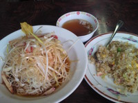 「ねぎ冷しソバ￥700+小チャーハン￥200」@酔来軒の写真