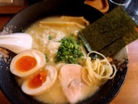 「特製濃厚鶏白湯らーめん950円（こってり）」@濃厚鶏白湯らーめん 麺屋一楽の写真