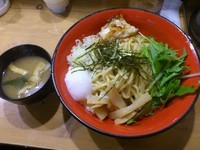 「温玉油そば(大盛り)」@だるまのめ 池袋西口店の写真