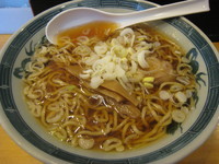 「カレー丼セット(カレー丼+醤油ラーメン) 780円」@ラーメン よっしーの写真
