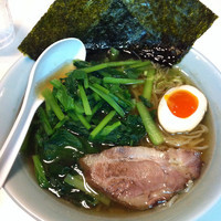 「鶏ガラ醤油+小松菜」@ラーメン専門店 いなばの写真