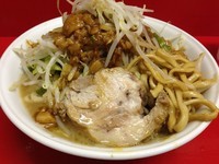 「大ラーメン（800円）+カレー（50円）ヤサイニンニクアブラ」@ラーメン 学の写真