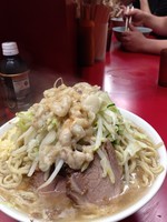 「大ラーメン （750円）ヤサイニンニクアブラ」@ラーメン二郎 中山駅前店の写真