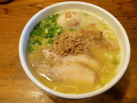 「白鶏らーめん（ランチ味玉＋Ｍｙ箸サービス大盛）　７００円」@鶏の穴の写真