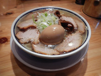 「肉そば + 味玉」@田中そば店 秋葉原店の写真