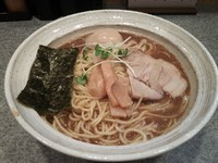 「ラーメン＋大盛＋味玉　700＋100＋100＝900円」@麺屋 ひな多の写真