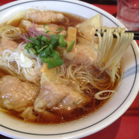 「肉わんたん麺（醤油味）」@柴崎亭の写真