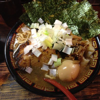 「煮干王ラーメン大盛り＆ライス」@すごい煮干ラーメン凪 渋谷東口店の写真