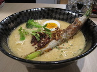 「鶏クリーム　大盛り600円（プレオープン価格）」@麺＆cafe Coi.Coi.の写真