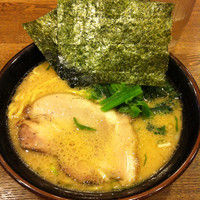 「横浜家系ラーメン」@濃厚家の写真