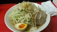「ラーメン並アブラ600円」@びんびん豚の写真