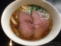 「贅沢焼牛らぁめんしょうゆ 1000円」@牛骨らぁ麺 マタドール 本店の写真